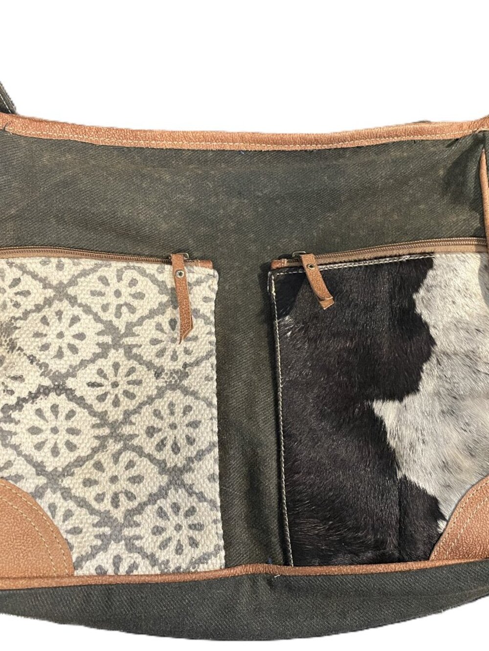 🖤 Black Denim Carry‑All Bag — Stylish, Spacious & Ready for Its Next Adventure!